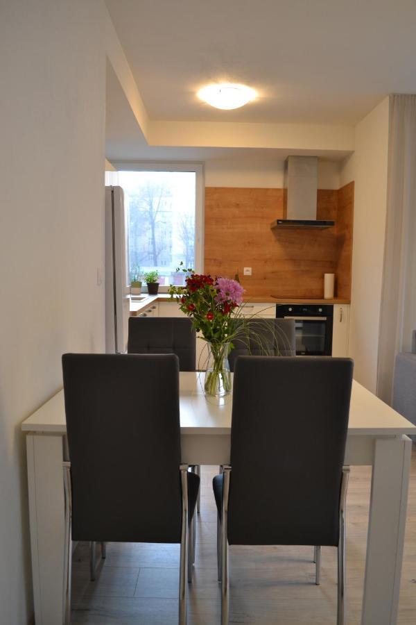 Elegant Escape Apartment II - City Centre Bratislava Ngoại thất bức ảnh