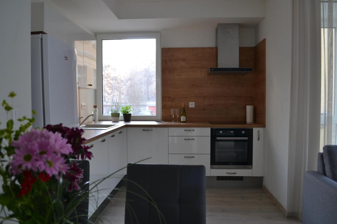 Elegant Escape Apartment II - City Centre Bratislava Ngoại thất bức ảnh
