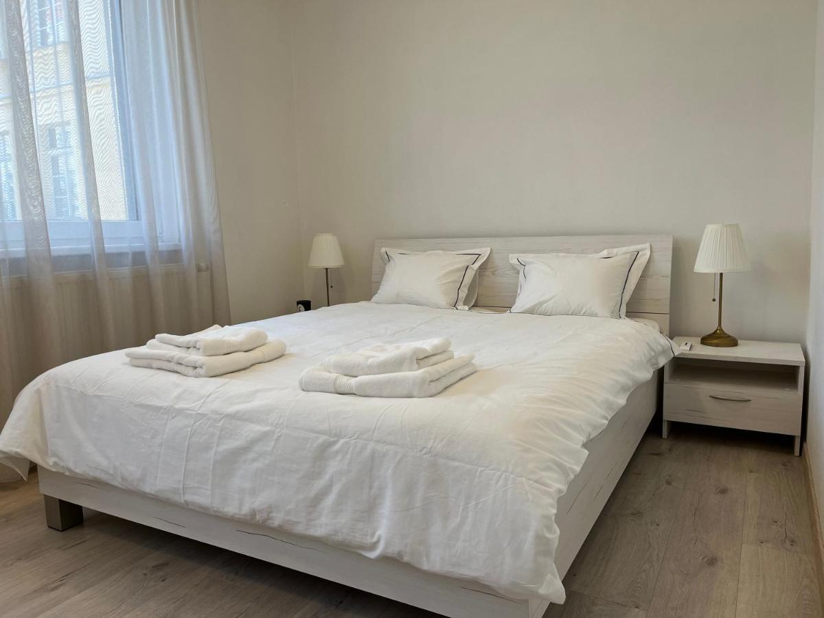 Elegant Escape Apartment II - City Centre Bratislava Ngoại thất bức ảnh