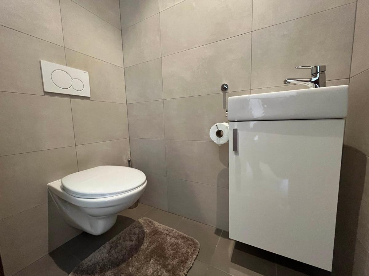 Elegant Escape Apartment II - City Centre Bratislava Ngoại thất bức ảnh