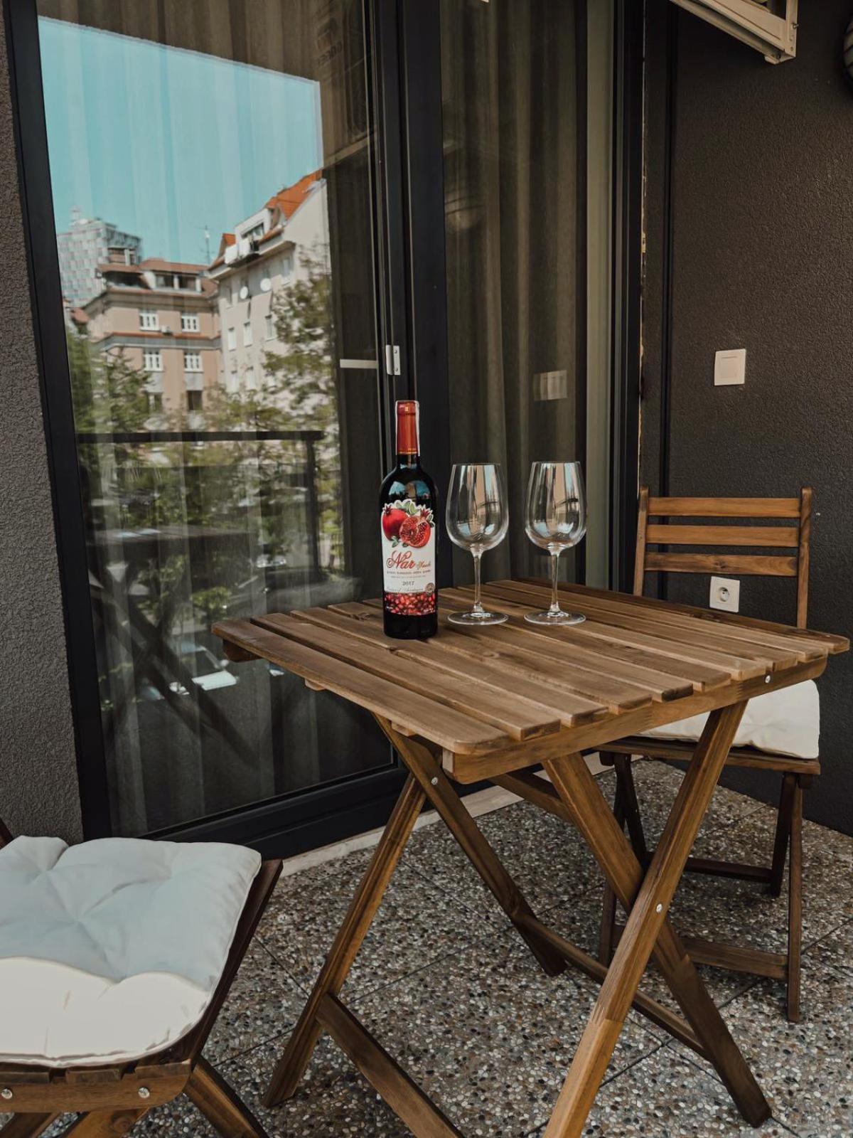 Elegant Escape Apartment II - City Centre Bratislava Ngoại thất bức ảnh