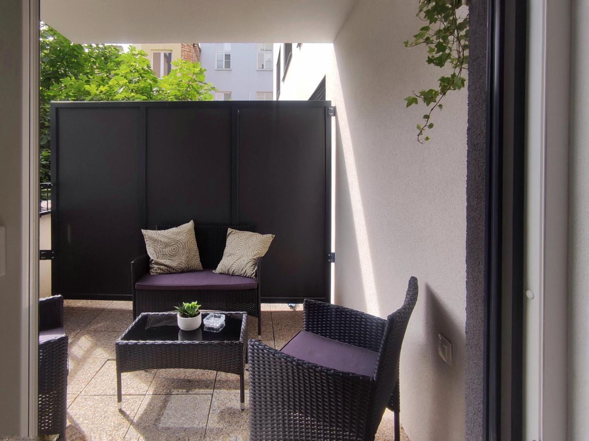 Elegant Escape Apartment II - City Centre Bratislava Ngoại thất bức ảnh