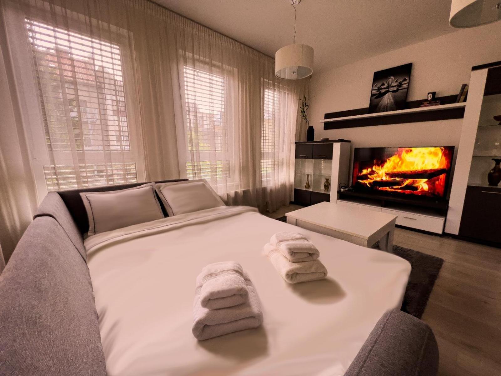 Elegant Escape Apartment II - City Centre Bratislava Ngoại thất bức ảnh